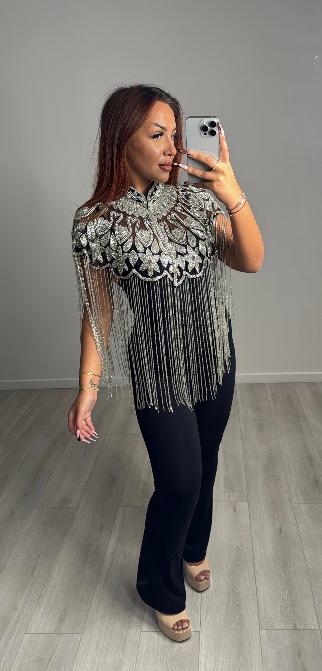 Poncho en perles – Création artisanale faite main